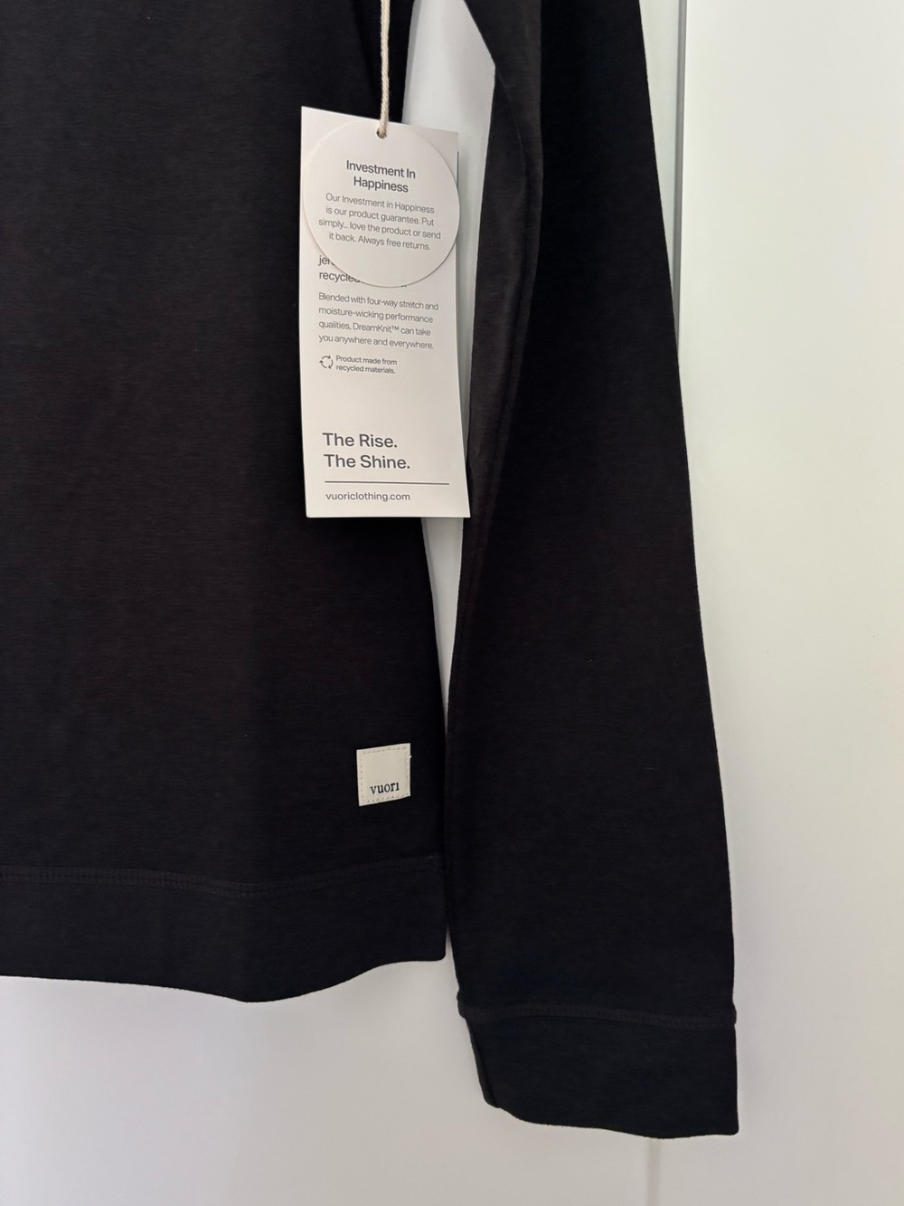 Vuori Black Halo Essential Half‑Zip - Picture 2 of 10